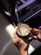 تحميل الصورة في عارض المعرض ،MILK PITCHER 3.0 ROUND SPOUT