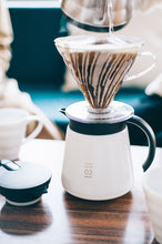 تحميل الصورة في عارض المعرض ،هاريو - وعاء تقديم من الفولاذ المقاوم للصدأ V60 الذي يحتفظ بالحرارة