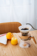 Load image into Gallery viewer, HARIO - V60 GLASS DRIPPER 02 - OLIVE WOOD HOLDER
