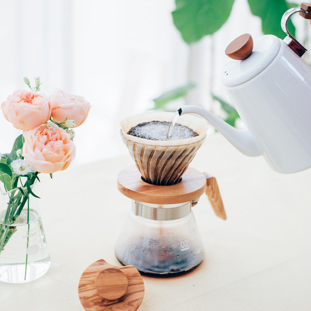 HARIO - V60 GLASS DRIPPER 02 - OLIVE WOOD HOLDER