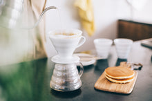 Load image into Gallery viewer, HARIO V60 Glass Range Server
