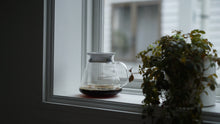 Load image into Gallery viewer, HARIO V60 Glass Range Server
